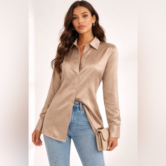 Good American Tops - Good American Satin Fitted Button-Down Shirt in Champagne In Medium.